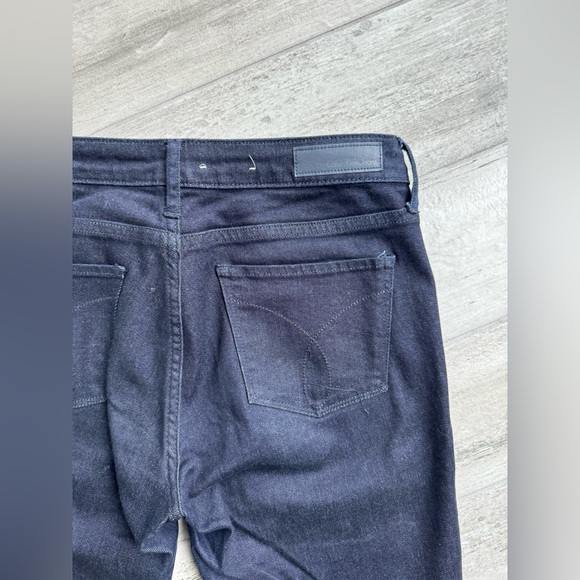 Calvin Klein Women's Dark Wash Skinny Ankle Jeans - 8 - Picture 4 of 4